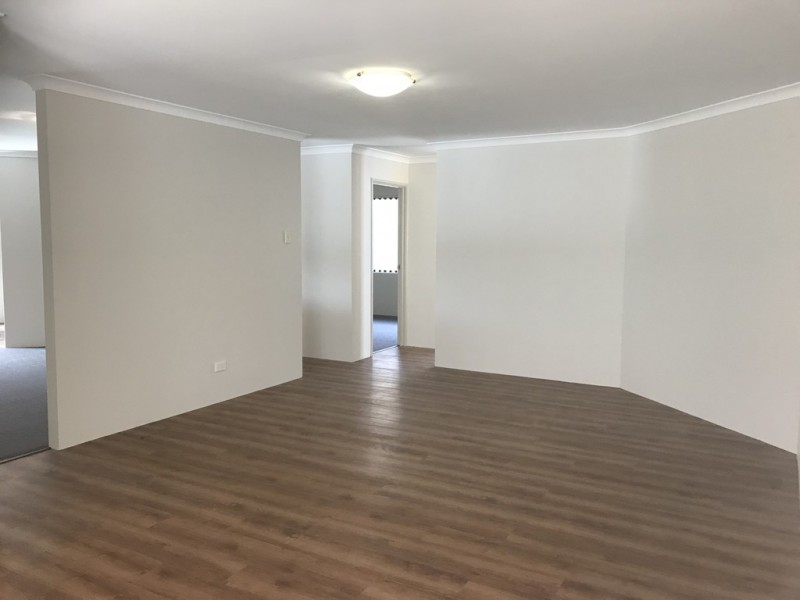 35 Honeyeater Crescent, Geographe WA 6280