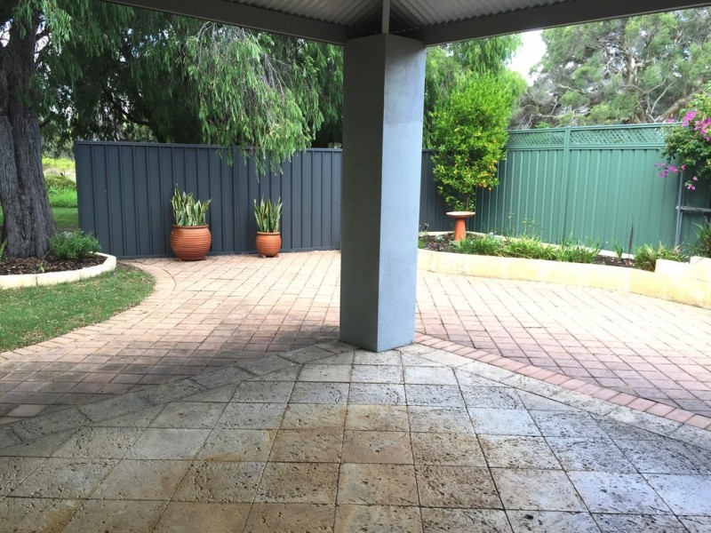 8 Wilson Avenue, Quindalup WA 6281