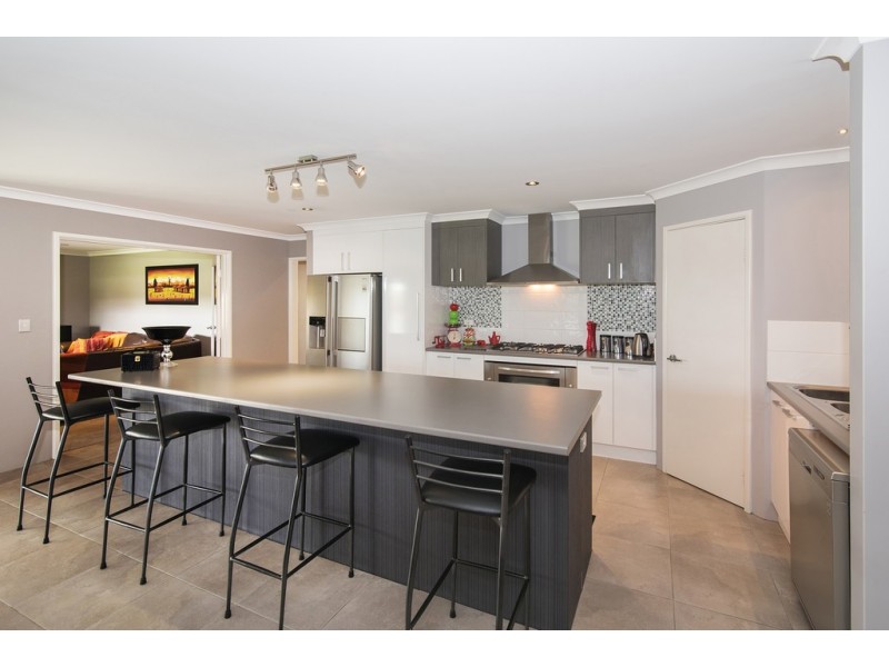 5 Garrigue Gardens, Yalyalup WA 6280