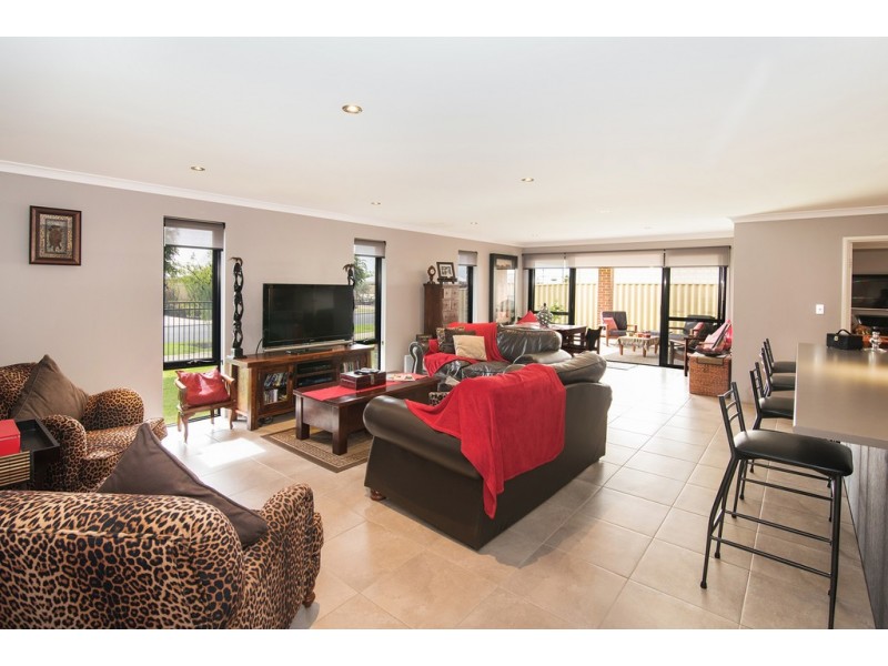5 Garrigue Gardens, Yalyalup WA 6280