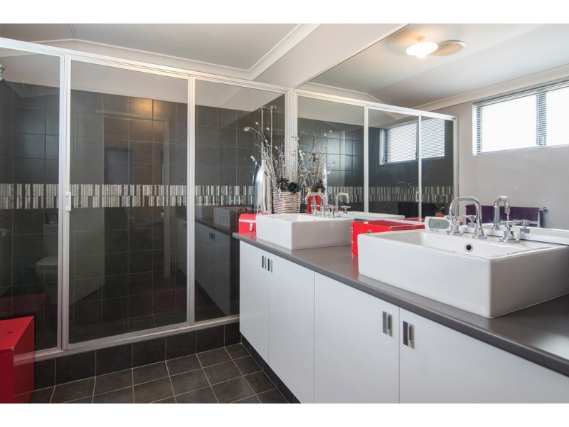 5 Garrigue Gardens, Yalyalup WA 6280