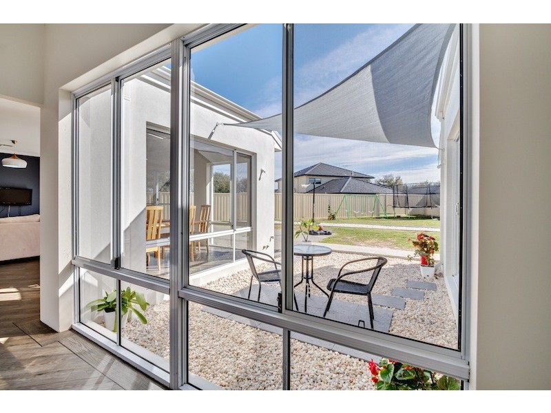 12 Blue Manna Mews, Geographe WA 6280