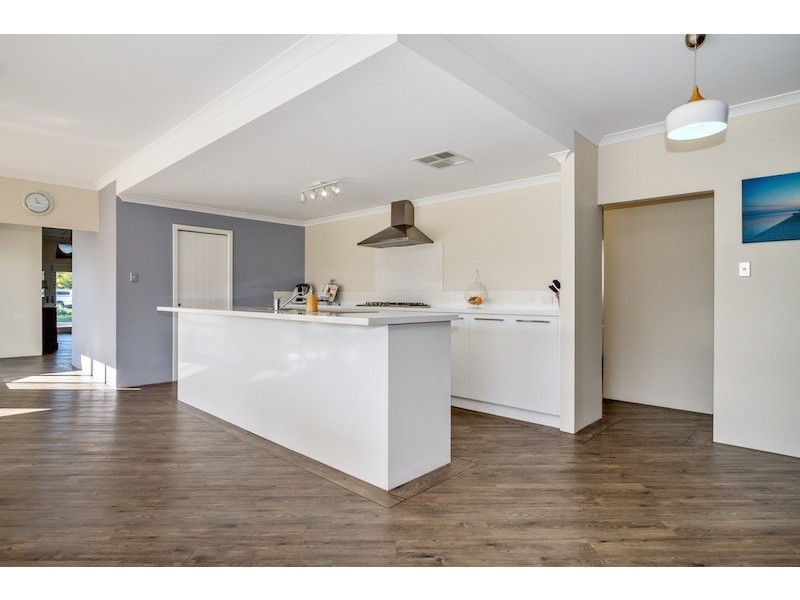 12 Blue Manna Mews, Geographe WA 6280