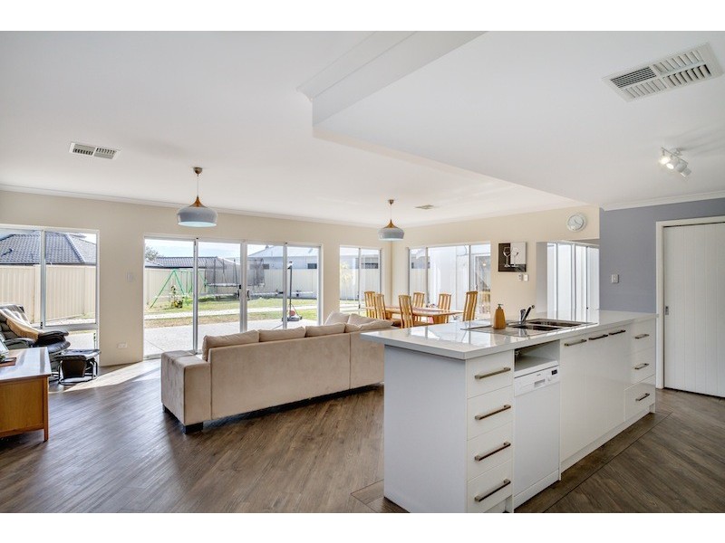 12 Blue Manna Mews, Geographe WA 6280