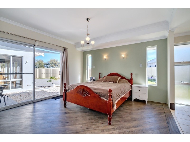 12 Blue Manna Mews, Geographe WA 6280