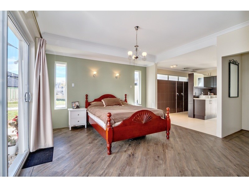 12 Blue Manna Mews, Geographe WA 6280