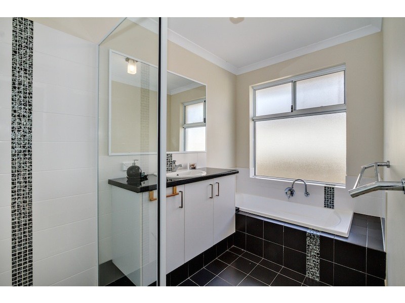 12 Blue Manna Mews, Geographe WA 6280