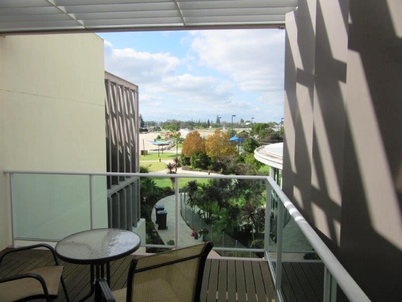 1/18 Bonnefoi Boulevard, Bunbury WA 6230