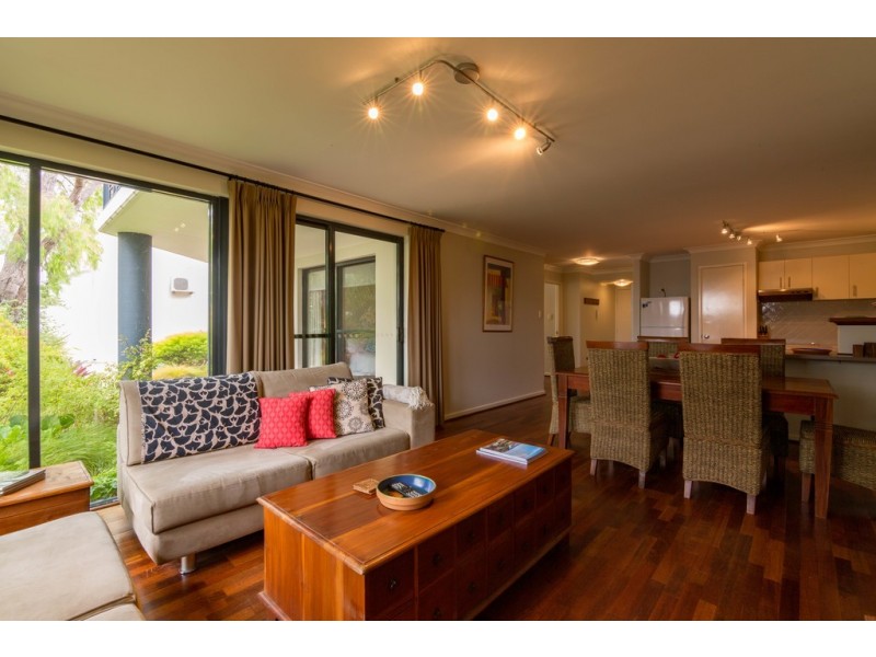 3/12 Little Colin Street, Broadwater WA 6280