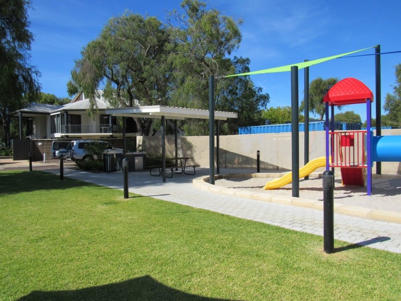 3/12 Little Colin Street, Broadwater WA 6280