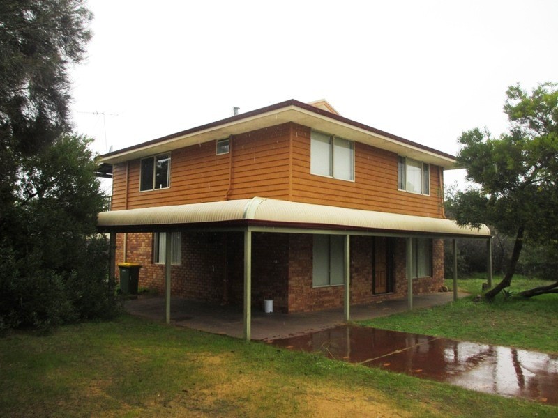 8 Swallow Cove, Dunsborough WA 6281