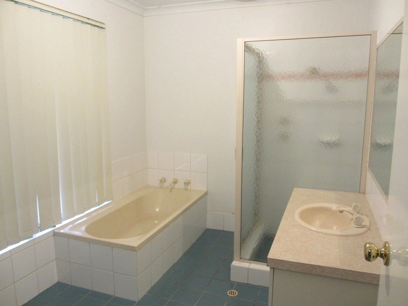 8 Swallow Cove, Dunsborough WA 6281