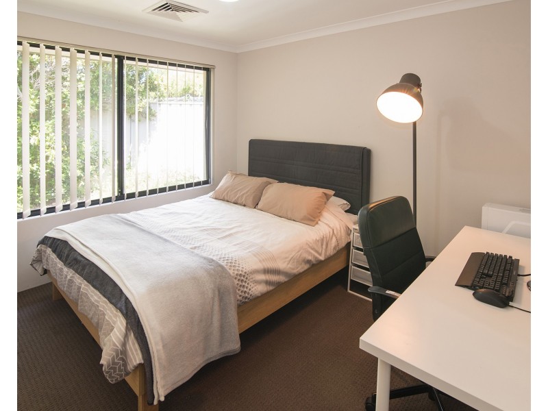 1 Falcon Drive, Broadwater WA 6280