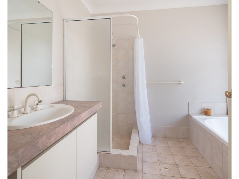 1 Falcon Drive, Broadwater WA 6280