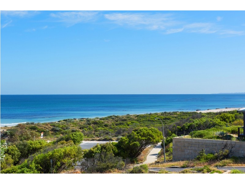27 Ocean Blue Loop, Peppermint Grove Beach WA 6271
