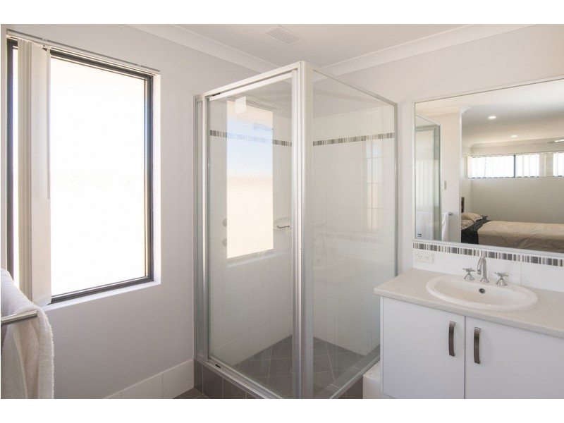 9 Toulon Way, Yalyalup WA 6280