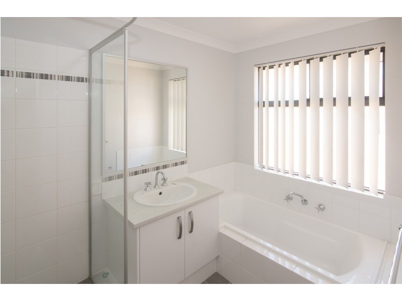 9 Toulon Way, Yalyalup WA 6280