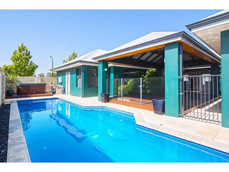 11 Higgins Drive, Broadwater WA 6280