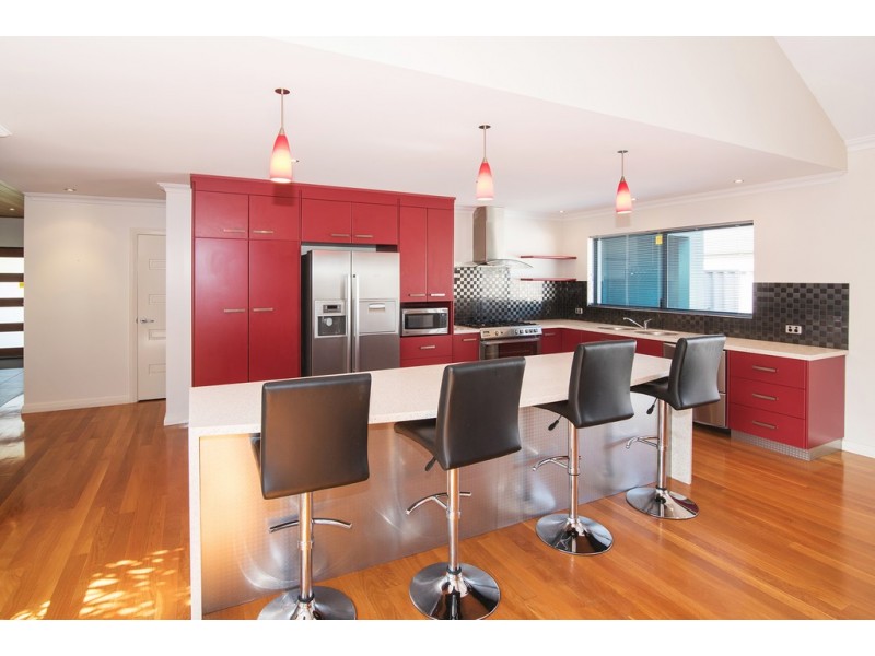 11 Higgins Drive, Broadwater WA 6280