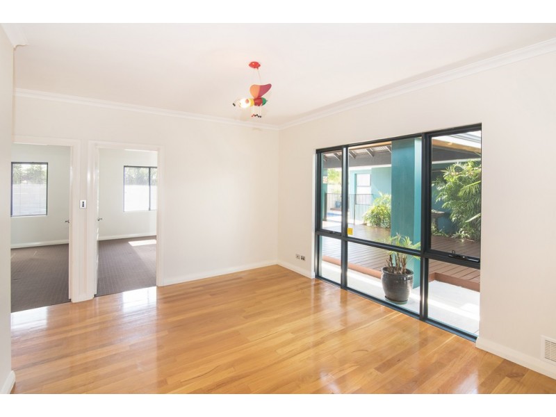 11 Higgins Drive, Broadwater WA 6280