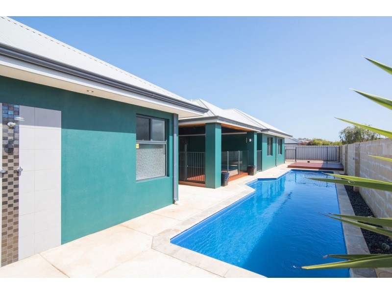 11 Higgins Drive, Broadwater WA 6280