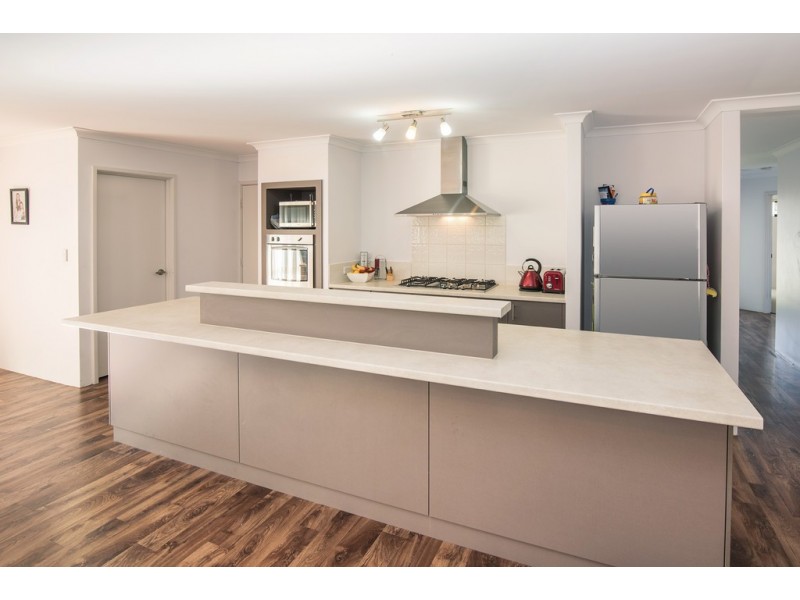 3 Crouchley Court, Broadwater WA 6280