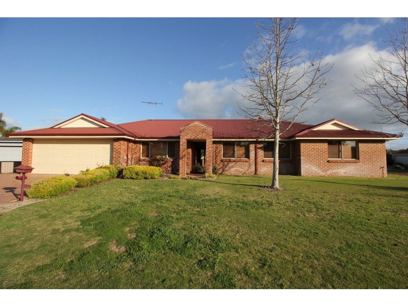 8 Clover Crescent, Busselton WA 6280