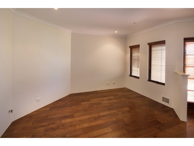 10 Kooljak Road, Broadwater WA 6280