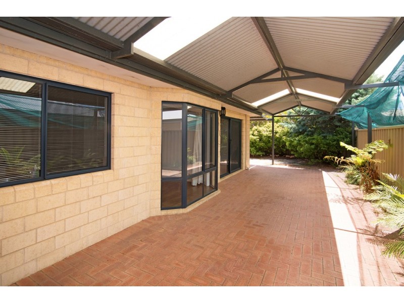 10 Kooljak Road, Broadwater WA 6280