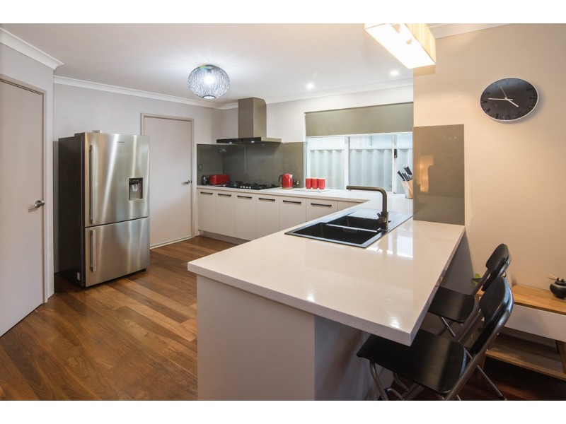 7 Hibbertia Green, Broadwater WA 6280