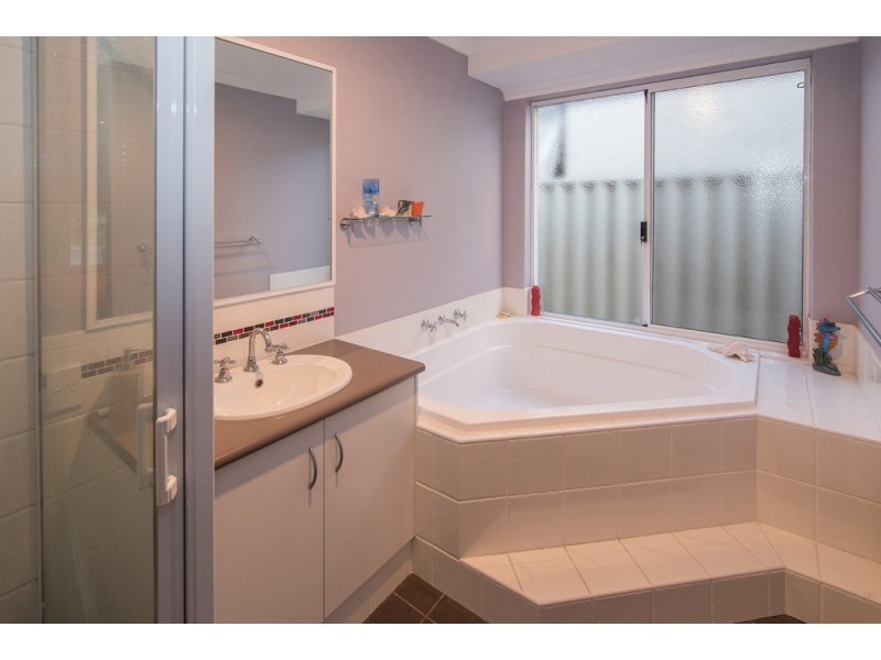 7 Hibbertia Green, Broadwater WA 6280