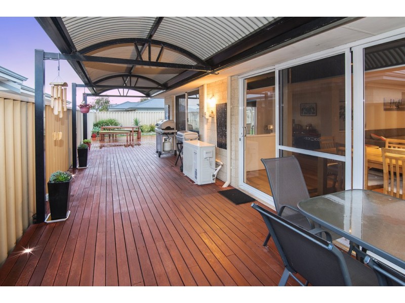 7 Hibbertia Green, Broadwater WA 6280