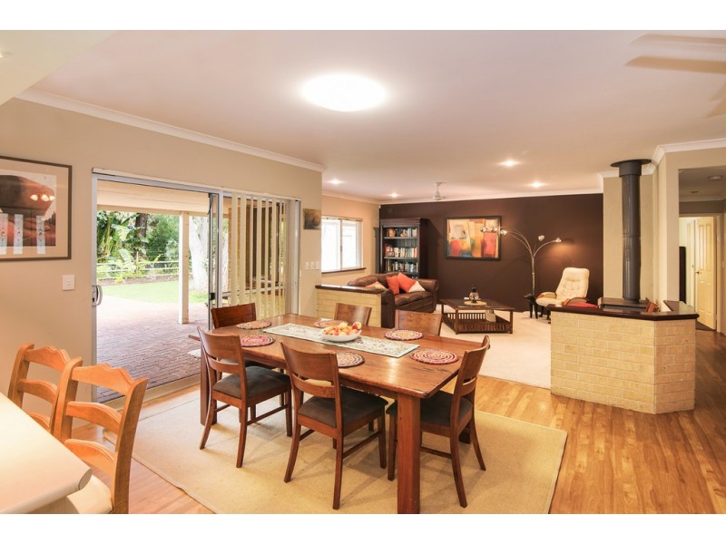 2 Wallaby Gardens, West Busselton WA 6280