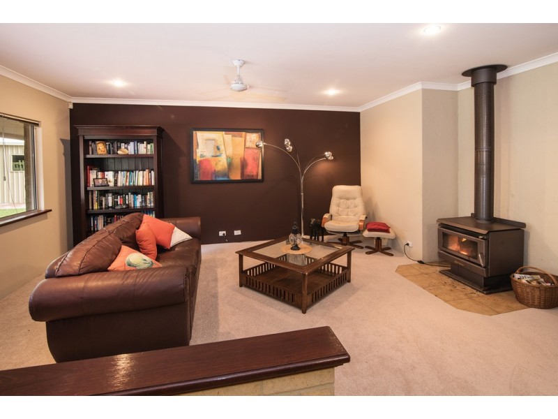 2 Wallaby Gardens, West Busselton WA 6280