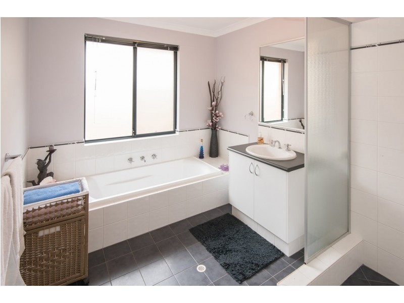 14 Seagull Drive, Broadwater WA 6280