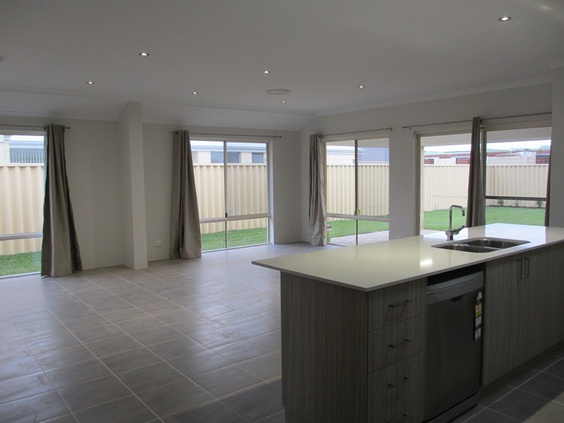 103 Hawker Approach, Busselton WA 6280