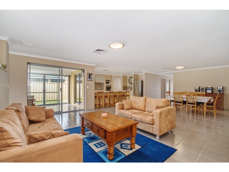 39 Provincia Parade, Yalyalup WA 6280