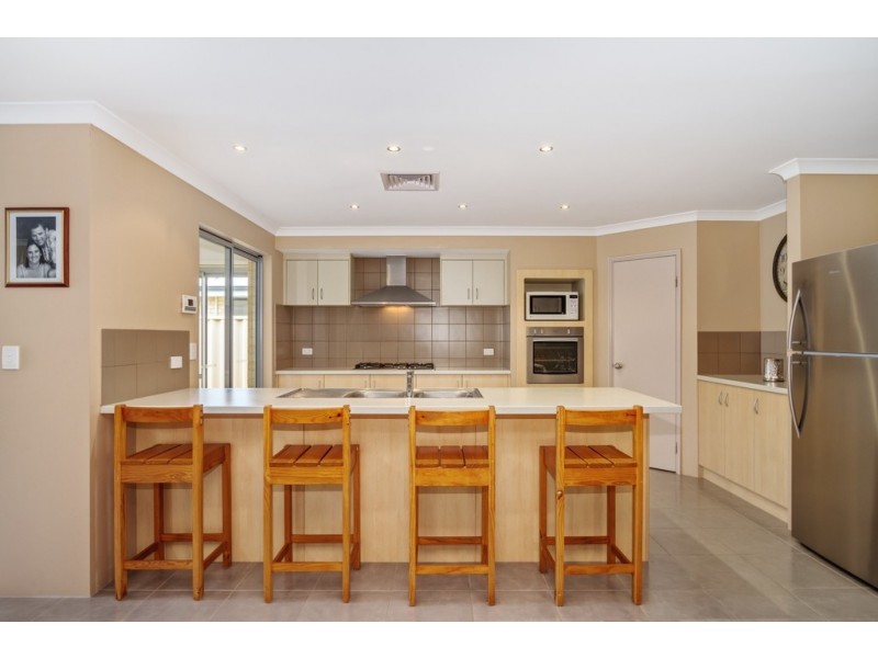 39 Provincia Parade, Yalyalup WA 6280