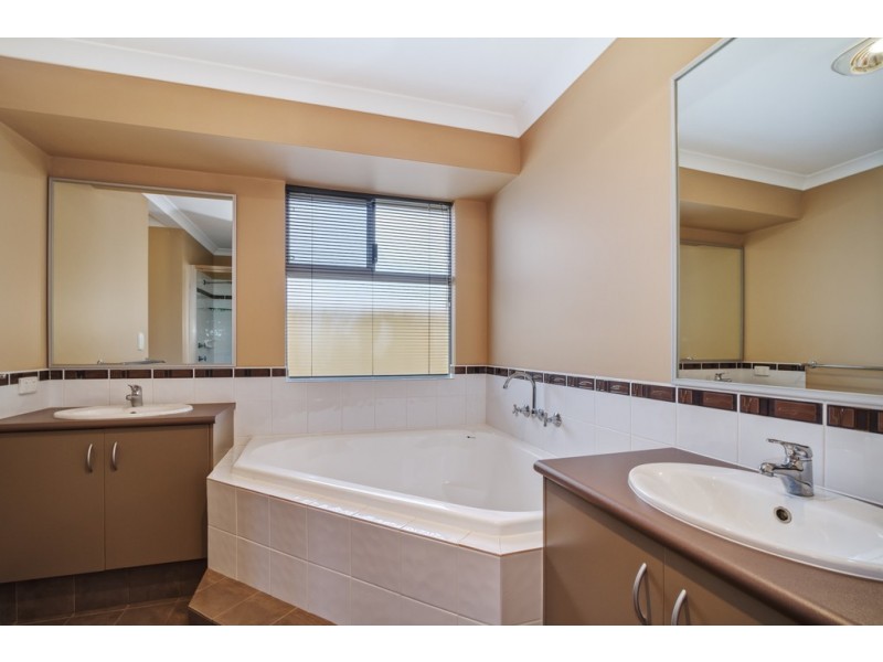 39 Provincia Parade, Yalyalup WA 6280