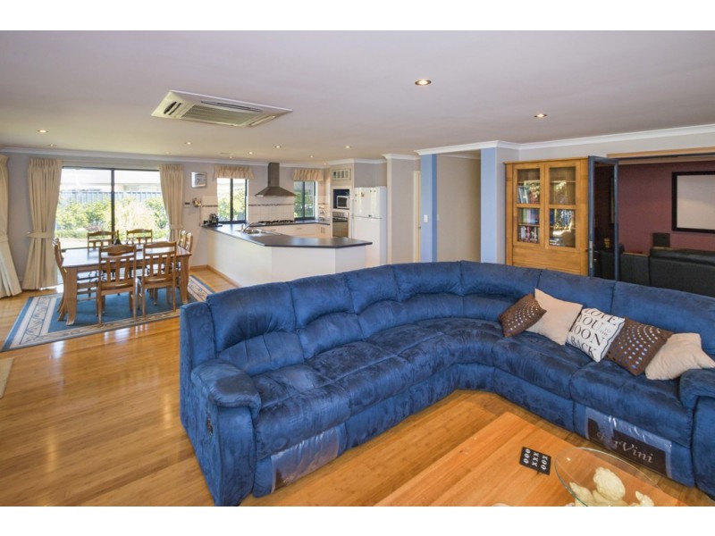 7 Esperia Close, West Busselton WA 6280