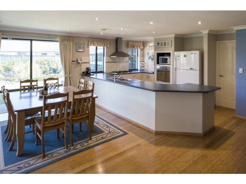 7 Esperia Close, West Busselton WA 6280