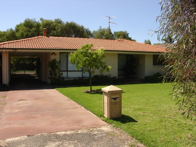 19 Blue Crescent, Busselton WA 6280