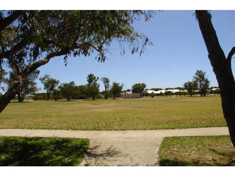 8 Ashpan Approach, West Busselton WA 6280