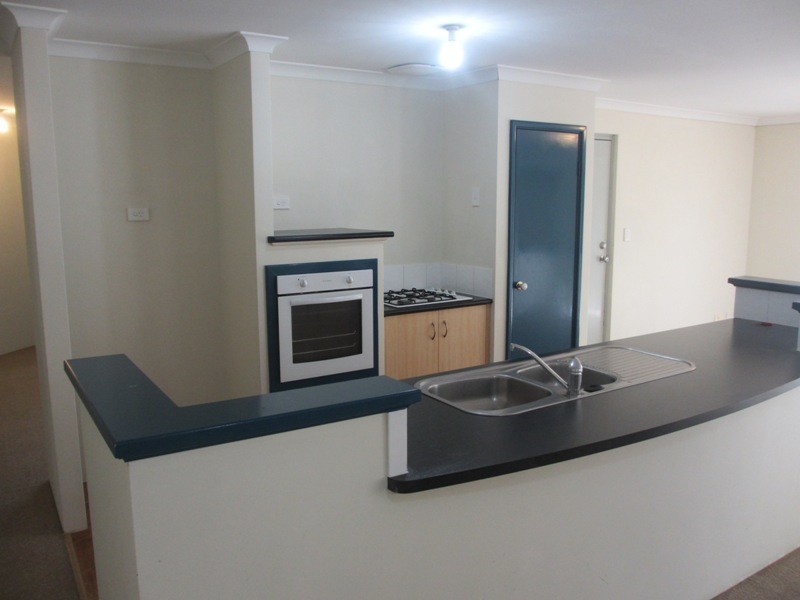 11 Currawong Drive, Broadwater WA 6280