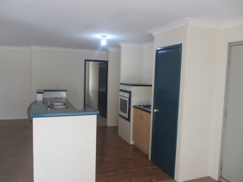 11 Currawong Drive, Broadwater WA 6280