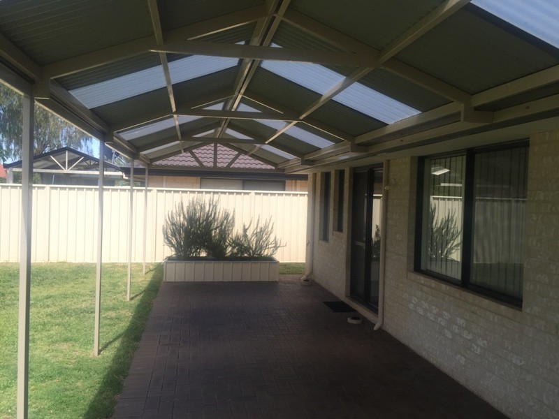 11 Currawong Drive, Broadwater WA 6280