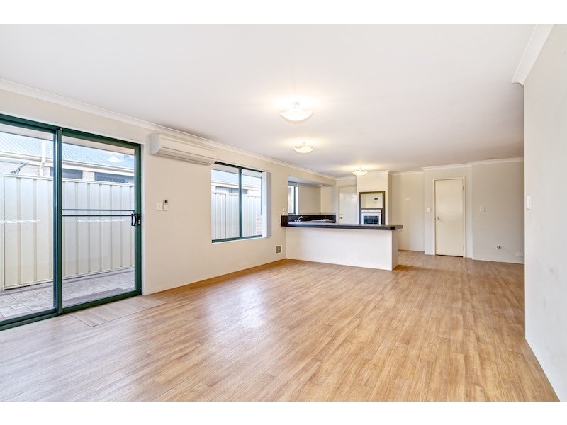 6 Honeyeater Crescent, Geographe WA 6280