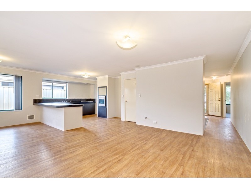 6 Honeyeater Crescent, Geographe WA 6280