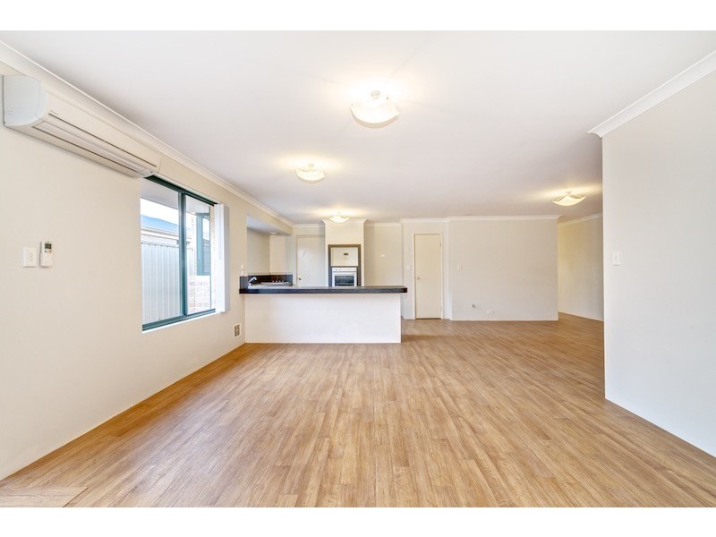 6 Honeyeater Crescent, Geographe WA 6280