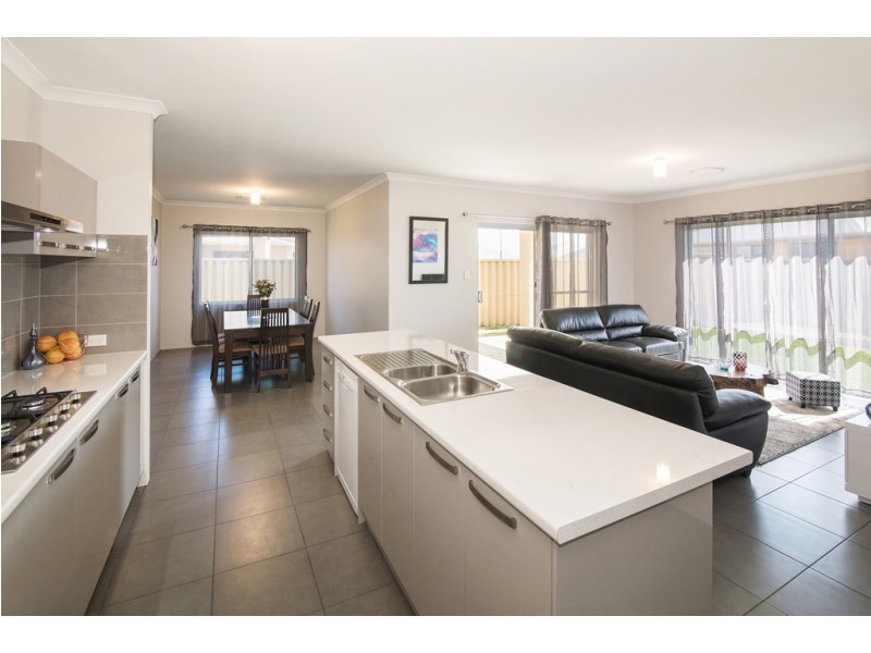 7 Turbie Road, Yalyalup WA 6280